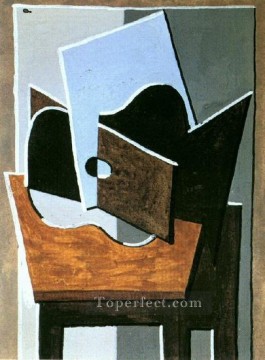 パブロ・ピカソ Painting - テーブルの上のギター 1920年 パブロ・ピカソ